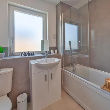 Modern 1 Bedroom Apartment in Ashford Ashford  Buitenkant foto