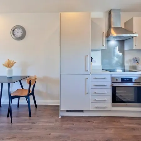 Modern 1 Bedroom Apartment in Ashford Ashford  Buitenkant foto