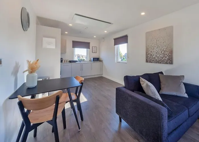 Modern 1 Bedroom Apartment In Ashford
