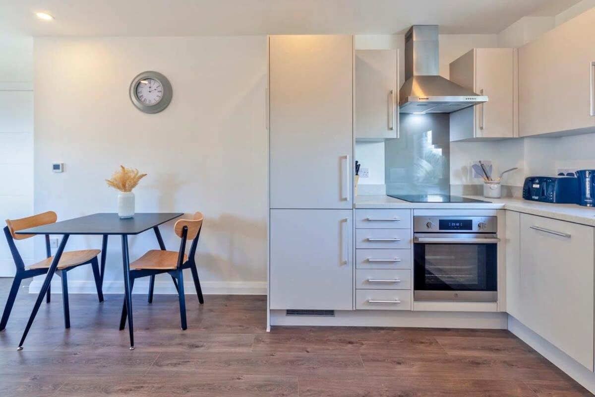 Modern 1 Bedroom In Ashford * Ashford (Kent)